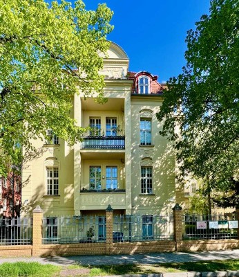 Helle 4-Zi.-Altbauwohnung mit 2 Balkonen und Wohnküche