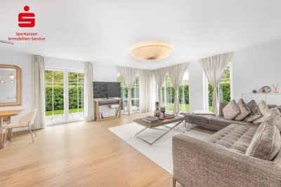 Luxuriöses Wohnen in Solln: Exklusive Garten-Maisonette-Wohnung in Villenumgebung