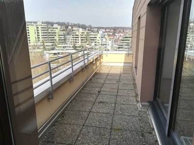 Zwei Zimmer in Stuttgart Botnang: Helle Wohnung im siebten Stock
