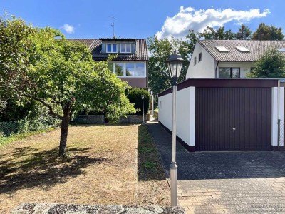 Doppelhaushälfte mit Keller, Garage, Wintergarten, überdachten Balkon in ruhiger Lage von Katzwang