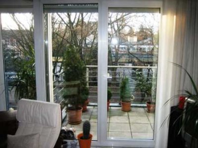 Gepflegte 2-Zimmer Wohnung mit Balkon im 2. OG in Köln-Bayenthal