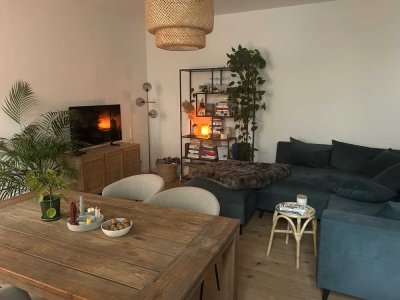 Komplett renovierte, schöne 2-Zimmer-Wohnung mit EBK in Karlsruhe Südweststadt