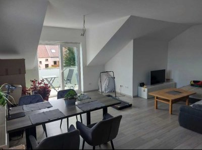 Ansprechende und neuwertige 3-Zimmer-Dachgeschosswohnung
