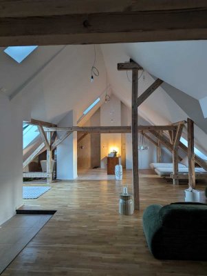 VIDEO Penthouse LOFT  ZENTRAL -  RUHIG -  HELL - AUSSICHT - GARTEN - PARKPLÄTZE