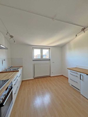 POCHERT IMMOBILIEN - Helle, große 2-Zimmer-Wohnung Nähe Stadtpark und Musikerviertel