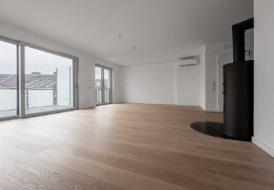 Edle Design- 2-Zimmer-Penthouse-Wohnung mit Balkon und Einbauküche in Neuss