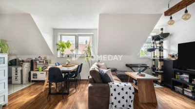 Ländlich, historisch, gepflegt: Charmante DG-Wohnung mit EBK im ehemaligen Stiftsgebäude