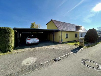 Top-sanierte Doppelhaushälfte in ruhiger Lage mit EBK, Ankleidez., Terrassen, Doppelcarport & Garage