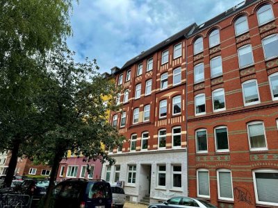 Wohnen mit Flair: Helle 2-Zimmer-Altbauwohnung am Kieler Südfriedhof