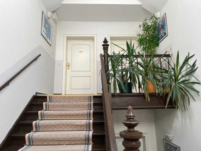 3 Raum Dachgeschosswohnung mit Aufzug und Balkon