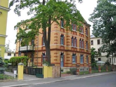 Romantische, individuelle Dachgeschosswohnung inkl. Dachterrasse und PKW Stellplatz