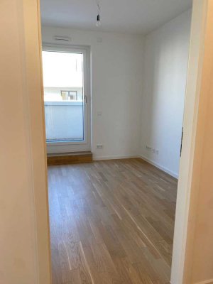 Exklusive 3-Zimmer-Terrassenwohnung mit geh. Innenausstattung mit Balkon und EBK