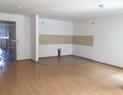 Schloßchemnitz * 2 Zimmer mit Wohnküche * Frei