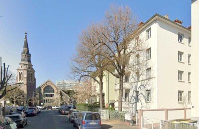 Frankfurt-Westend: Möblierte, moderne 2-Zimmerwohnung mit Wohnküche in Toplage!