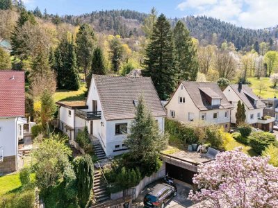 Zeitloses Einfamilienhaus mit weitläufigem Garten