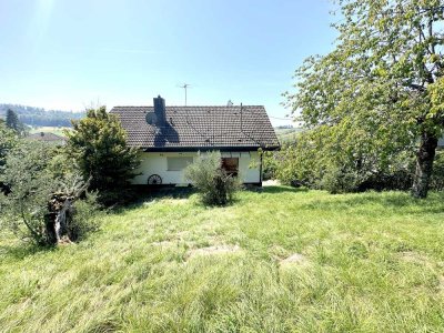 Einfamilienhaus im Dornröschenschlaf mit Sicht in die Schweiz!
(Kandern-Riedlingen)