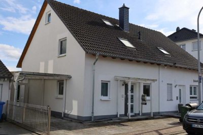 Schöne DHH in Eppertshausen Niedrigenergiehaus