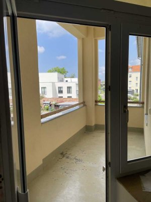 Geräumige, preiswerte und sanierte 3-Raum-Wohnung mit Balkon in Schönebeck