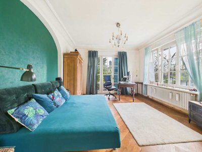 Charmantes Altbau-Erdgeschoss mit Holzdielen und gemütlichem Innenhof !