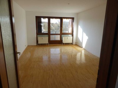 Ruhige, helle, 2-Zimmer Wohnung LB-Hoheneck, Nähe Favoritepark