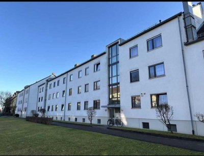 Helle 3 Zimmer Wohnung nähe Siebentischwald in Haunstetten