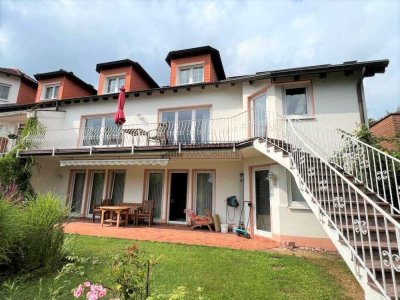 Großzügige Doppelhaushälfte für die große Familie mit liebevoll angelegte