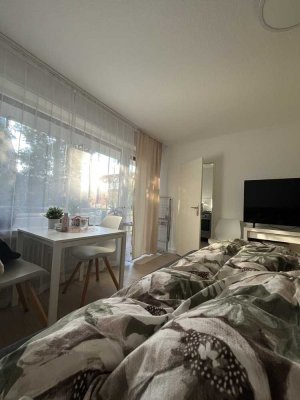 Unmöbliert - 1-Zimmer Wohnung mit großem Balkon in Meerbusch mit neuem Bad