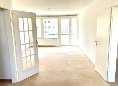 Großzügige Wohnung mit Balkon