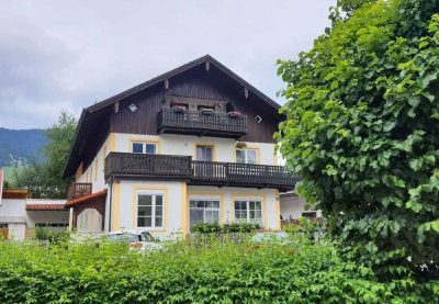 Oberammergau-Mitte: Kl. Apartment (Mansarde), 1 ZKB, 2.OG , ca. 32m², Kitchenette, ab 01.08.2025