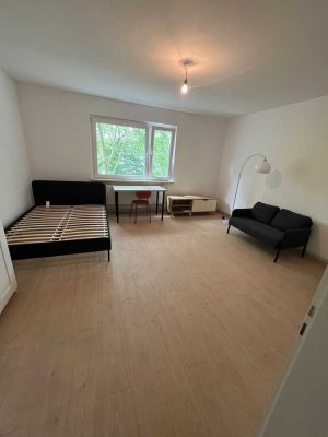 -Erstbezug -Top saniertes WG Zimmer, UNINÄHE, neu möbliert und saniert