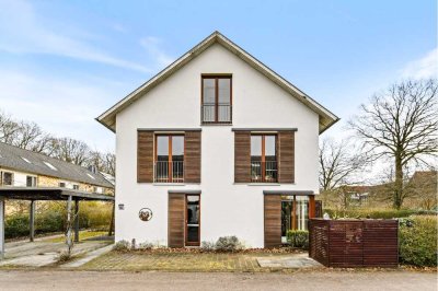 DHH mit hochwertiger Ausstattung, zzgl. ca. 28 m² wohnliches Dachstudio - Wohntraum für Familien