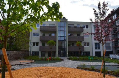 Moderne 3,5 ZKB Wohnung mit zwei Balkonen und Tiefgarage in der Südstadt