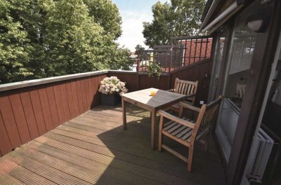 Exklusiv möblierte 3-Zimmer-Maisonette-Wohnung mit EBK, großer Dachterrasse/Miete inkl. NK