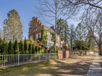 Denkmalgeschützte Villa am Schweizerhofpark in Berlin-Zehlendorf