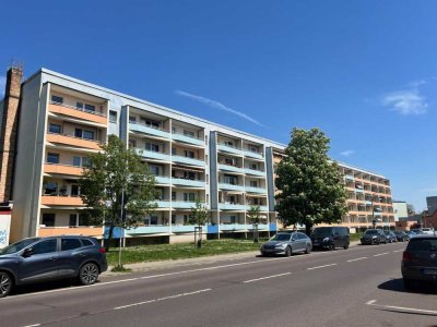 moderne 2 Zimmerwohnung mit großem Südbalkon