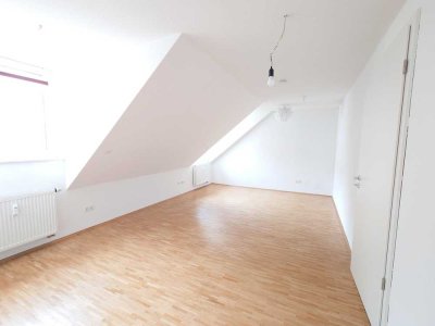 Zentral aber ruhig: Gemütliche Dachgeschosswohnung in der City