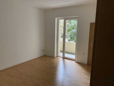 2 günstige, gepflegte 3-Raum-Wohnungen mit Balkon in Duisburg