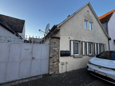 4-Zimmer Wohnung in Bechtheim mit EBK und Innenhof