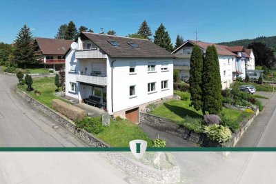Schickes 3-Familienhaus mit bezugsfreier EG-Wohnung und schönem Garten in ruhiger Lage von Nenzingen