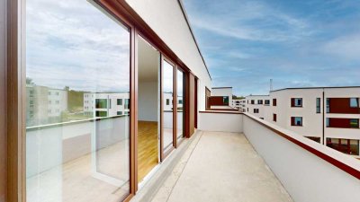 Neubau-Erstbezug: Exklusives 3-Zi.-Penthouse mit traumhafter Terrasse, Parkett, FB-Heizung & EBK!!!