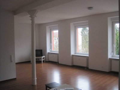 Helle modern geschnittene 4-Zimmer Wohnung mit Balkon am Rande der Innenstadt