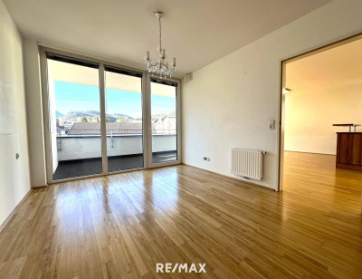 Famose 4-Zimmer-Wohnung mit Loggia in zentraler Lage!