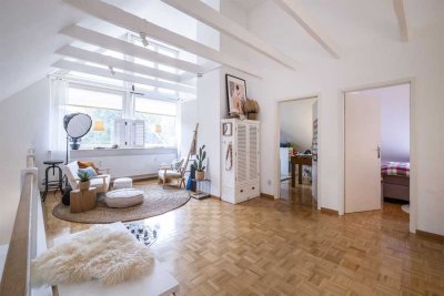 LICHTDURCHFLUTETE MAISONETTE IN BESTER LAGE AM ALSTERLAUF