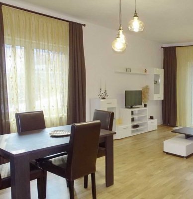 Freundliche und modernisierte 1,5-Raum-Wohnung mit Balkon und EBK in Langenfeld (Rheinland)