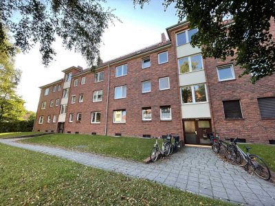 Kapitalanleger aufgepasst! Vollsanierte vermietete 3-Zimmer-Wohnung mit Balkon