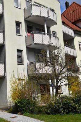 2-Zimmer Wohnung mit Balkon, Bauj. 1993, ruhige u. gleichzeitig innenstadtnahe Lage, Top Zustand