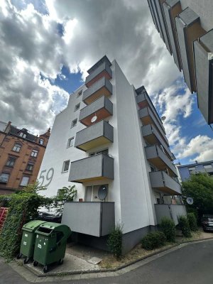 Frisch renovierte 2-Zimmerwohnung mit Balkon
