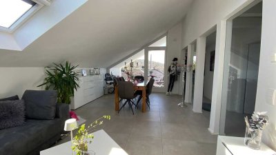PROVISONSFREI Lichtdurchflutete 3 Zi. DG Wohnung in Aichtal