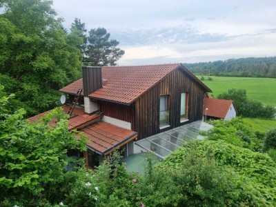 Gepflegtes Einfamilienhaus mit liebevoll angelegtem Garten und herrlicher Aussicht ...