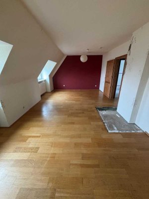 Top Angebot Sanierungsbedürftige 2 Zimmer Wohnung in Lübeck zum Verkauf